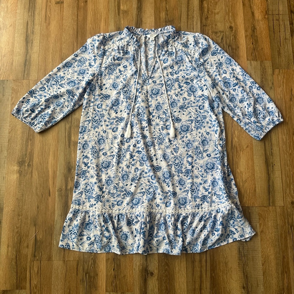 Crown & Ivy Blue and White Floral dress